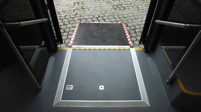 Presentación de las nuevas villavesa de Pamplona (18). S.REDÍN