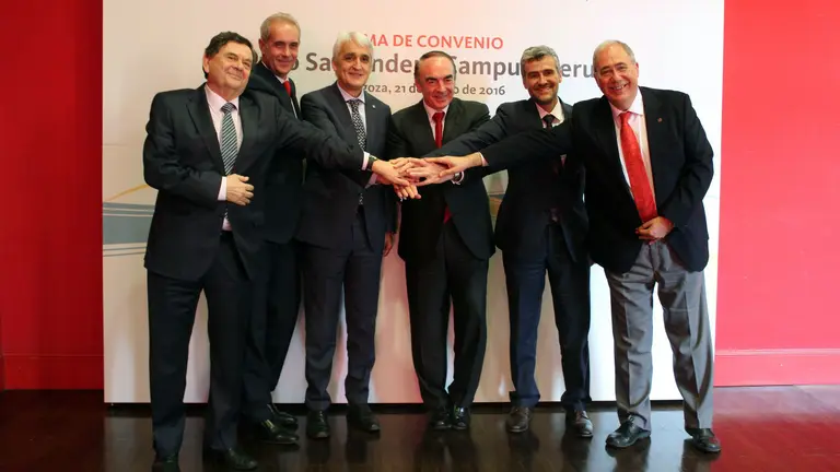 De izq. a dcha. Manuel López (U. Zaragoza), Luis Sentis (Banco Santander), José Arnáez (U. La Rioja), José Antonio Villasante (Banco Santander), Alfonso Carlosena (UPNA) y Robe