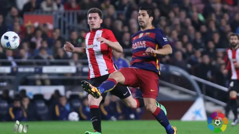 Luis Su&aacute;rez en acci&oacute;n ante el Athletic en la Copa del Rey.