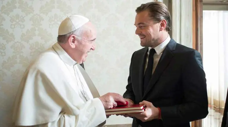 El Papa recibe a Leonardo DiCaprio en el Vaticano. EFE