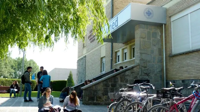 Universidad a distancia, UNED, en Pamplona.