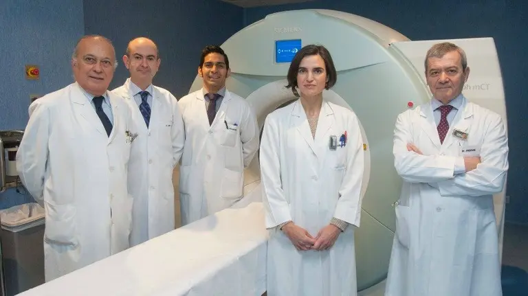 Equipo investigador, de izda. a dcha., los doctores José Ángel Richter, Alberto Benito, José Luis Solorzano, María Collantes e Ignacio Pascual.
