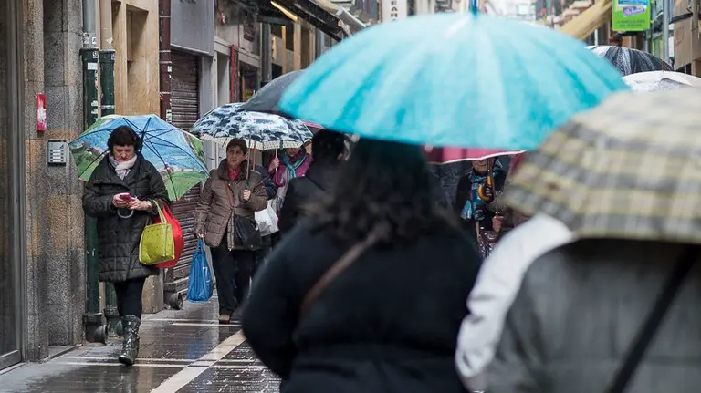 Lluvia en Pamplona. PABLO LASAOSA 3
