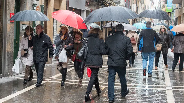 Lluvia en Pamplona. PABLO LASAOSA 4