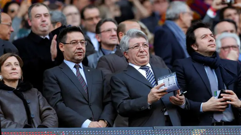 Bartomeu y Cerezo en el palco del Camp Nou. Efe.