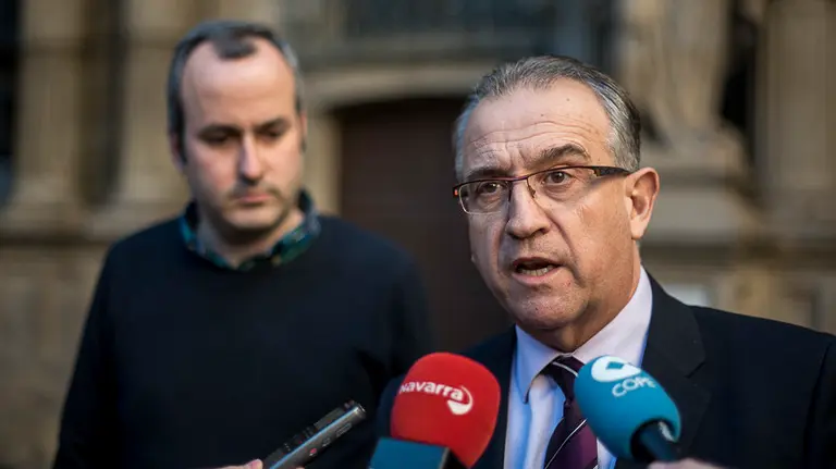 Enrique Maya comparece ante los medios de comunicación. PABLO LASAOSA 2