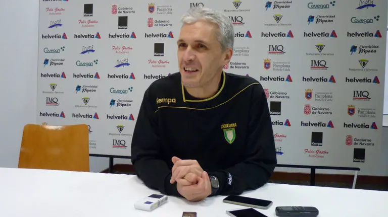 Juanto Apezetxea en rueda de prensa.