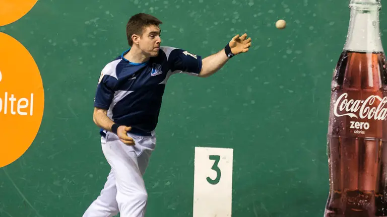 Partido de pelota entre BENGOETXEA VI - UNTORIA contra IRRIBARRIA - MERINO. PABLO LASAOSA 15