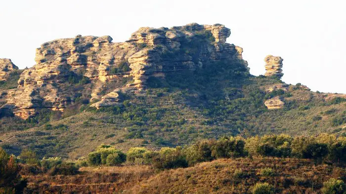 Paseo por la Cueva de la Mora.