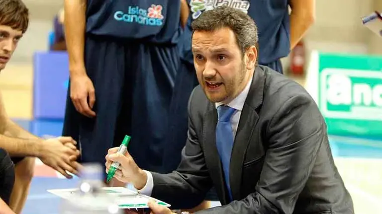 Carlos Frade,nuevo entrenador de Planasa.