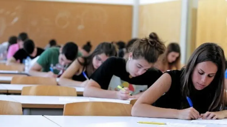 Aspirantes realizando el examen MIR. EFE