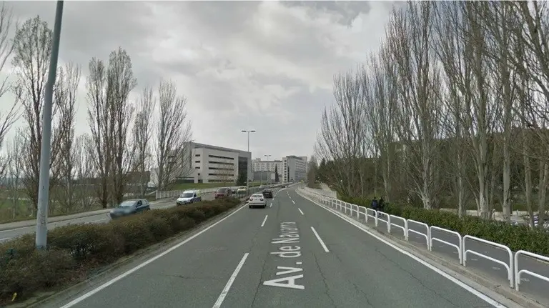 Carretera de Avenida de Navarra en Pamplona.