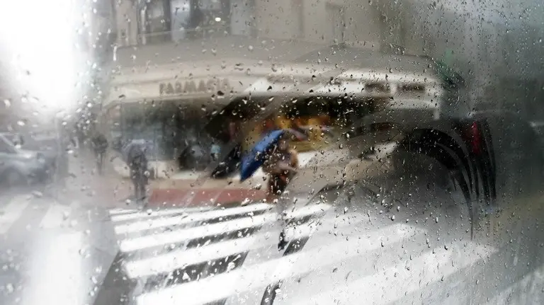 Tiempo. Se espera que las temperaturas caigan este martes. EFE Villar López.