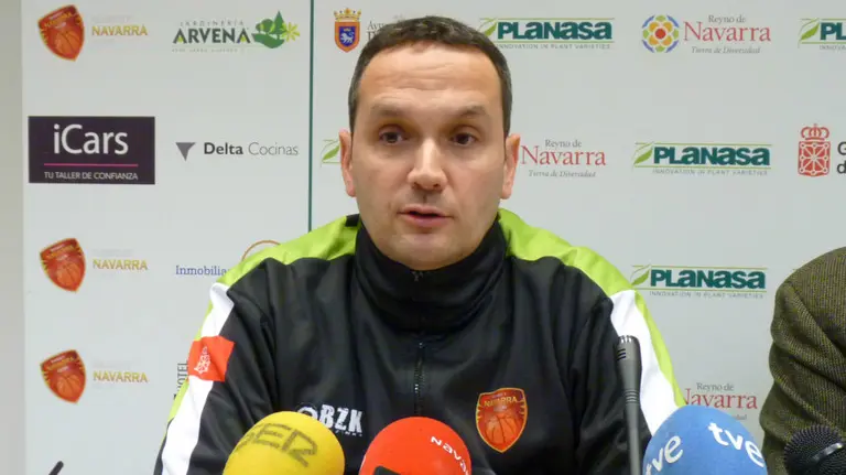 Carlos Frade en rueda de prensa.