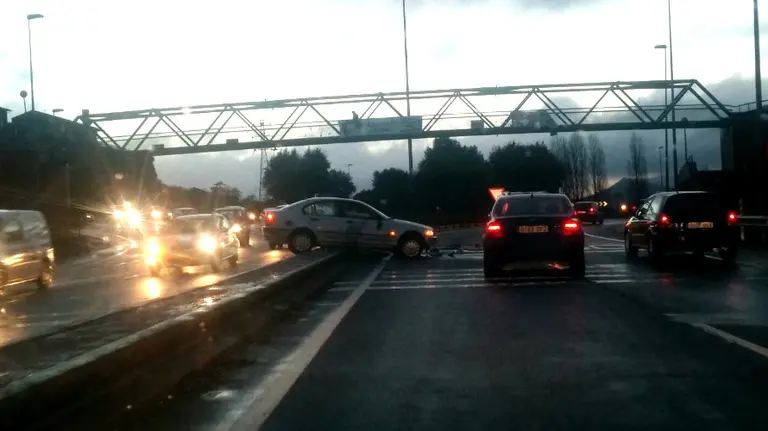 Accidente en la ronda de Pamplona entre Artica y Berriozar.