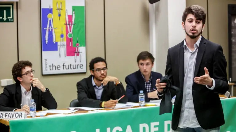 Un momento de la Liga de Debate de la UPNA celebrada el curso pasado.