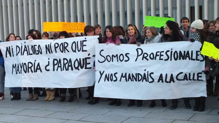 Trabajadoras de escuelas infantiles frente a Fuerte el Príncipe 6. S. REDÍN