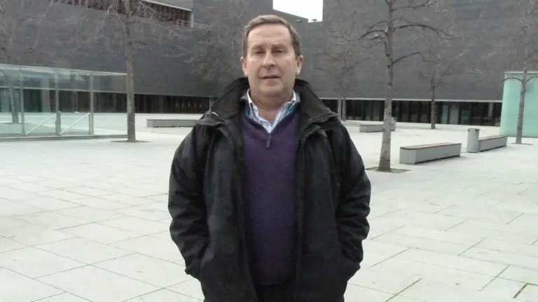 Rafa del Amo en la plaza de Baluarte.