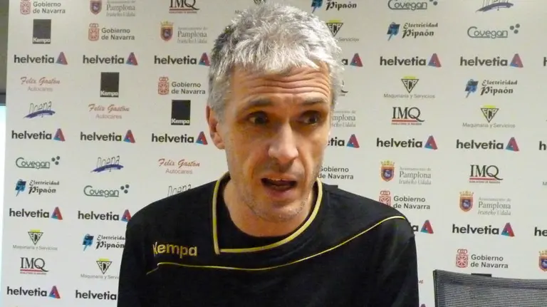 Juanto Apecechea en rueda de prensa.