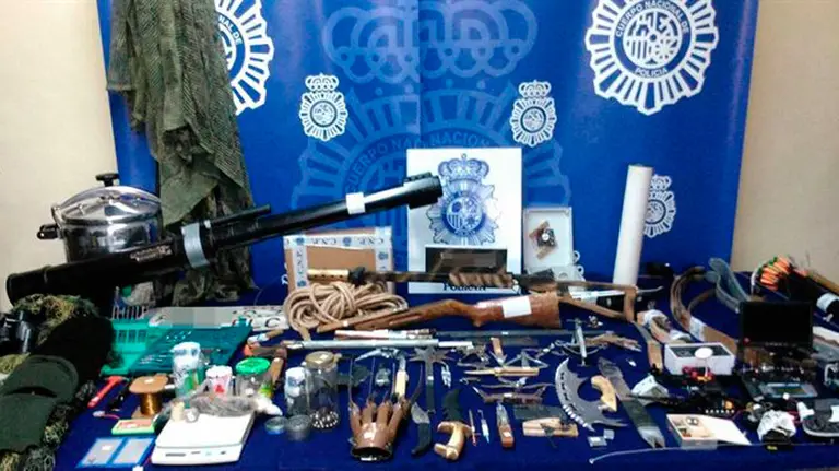 Arsenal sustraído en la detención. EP