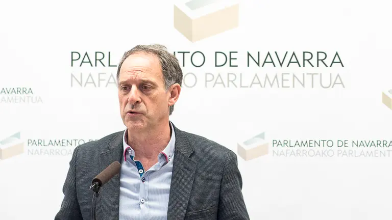 Comparecencia parlamentaria de Adolfo Araiz (EH Bildu). PABLO LASAOSA 2