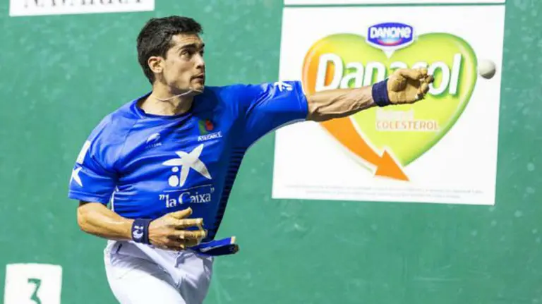 El pelotari riojano Víctor, en acción. Foto Asegarce.