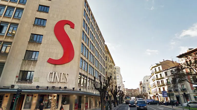 Cines Carlos III en Pamplona