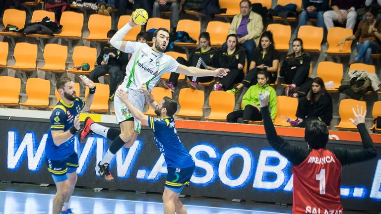 Partido balonmano Anaitasuna - Cangas. PABLO LASAOSA 17