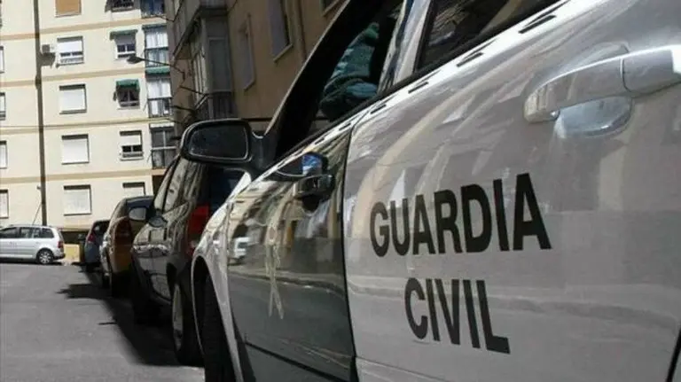 Foto de archivo de un vehículo de la Guardia Civil. EFE.