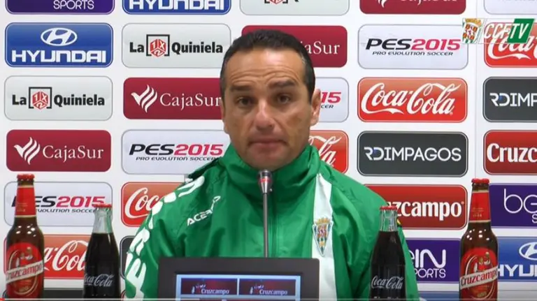 Oltra es el entrenador del Córdoba CF.