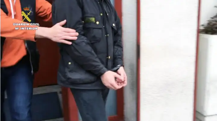 La Guardia Civil detiene en Logroño a un varón por corrupción de menores e interviene más de 80.000 archivos pedófilos