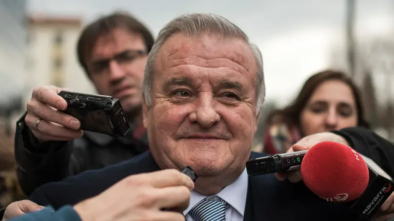 Patxi Izko abandona el Palacio de Justicia de Navarra tras sus declaraciones ante el juez. PABLO LASAOSA 2