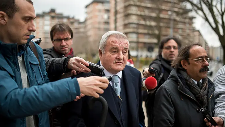 Patxi Izko abandona el Palacio de Justicia de Navarra tras sus declaraciones ante el juez. PABLO LASAOSA 4