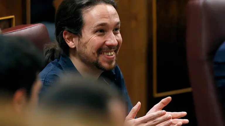 GRA331. MADRID, 01/03/2016.- El líder de Podemos, Pablo Iglesias, durante la primera jornada de la sesión de investidura del secretario general del PSOE, Pedro Sánchez, esta tarde en el Congreso de los Diputados. EFE/J. J. Guillén