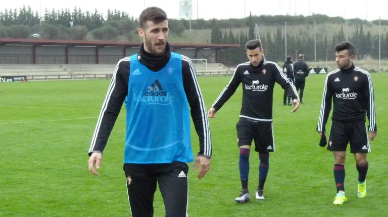 Oier Sanjurjo en las instalaciones de Tajonar.