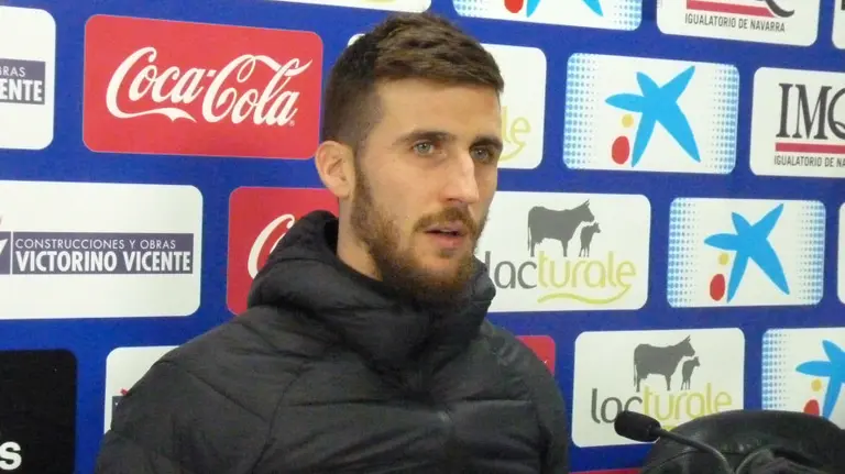 Oier Sanjurjo en rueda de prensa.