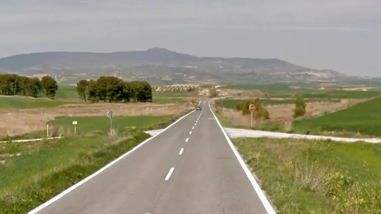 La carretera NA-666 Sesma-Allo.