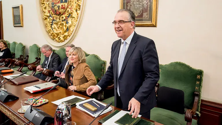 Pleno del Ayuntamiento de Pamplona. PABLO LASAOSA 4