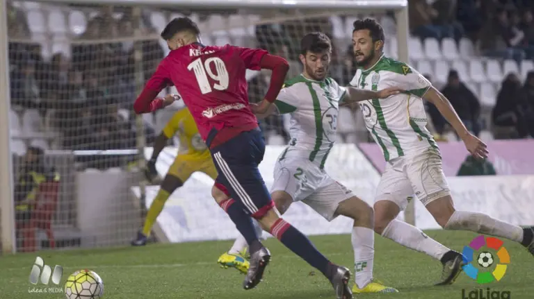 Kenan Kodro en acción ante el Córdoba en el estadio del Arcángel.