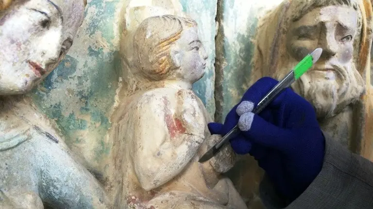 Con los trabajos de restauración en Santa María de Olite, los rostros han ido recuperando nueva expresividad .