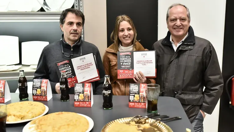 Entrega de premios del &ldquo;Concurso de Tortillas&rdquo; en la Cooperativa de Hosteler&iacute;a de Navarra. PABLO LASAOSA (1)