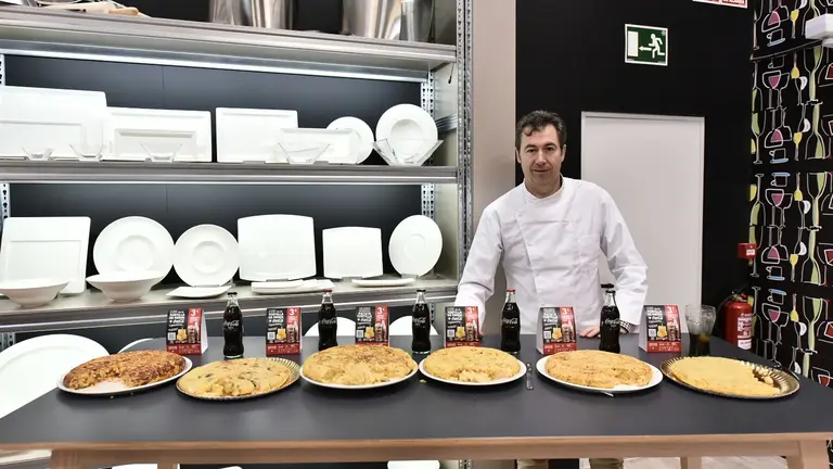 Entrega de premios del “Concurso de Tortillas” en la Cooperativa de Hostelería de Navarra. PABLO LASAOSA (5)