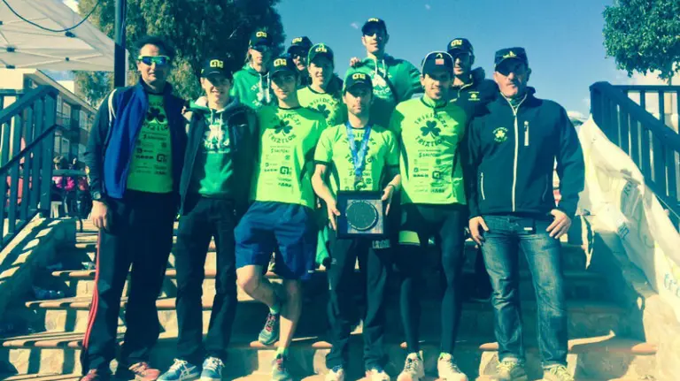 Equipo Saltoki trikideak en Orihuela en 2015.