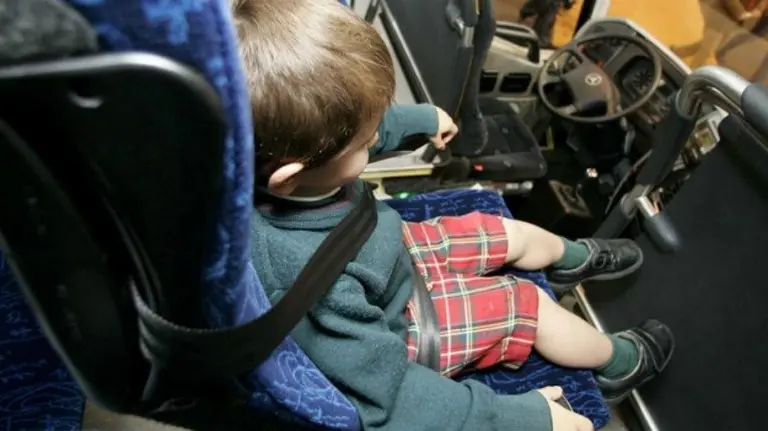 Nueva campaña de la DGT para el uso del cinturón y de los sistemas de retención infantil. EFE.