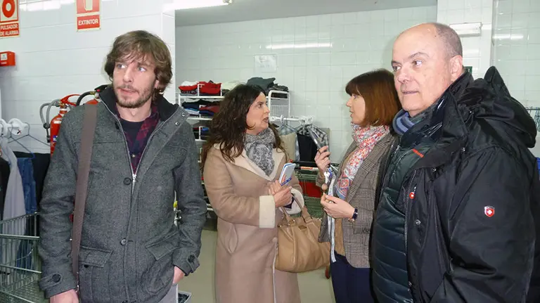 Mikel Buil, Maribel Garc&iacute;a Malo, Basi Barriga, Luis Zarraluqui en la visita al centro valle del Roncal