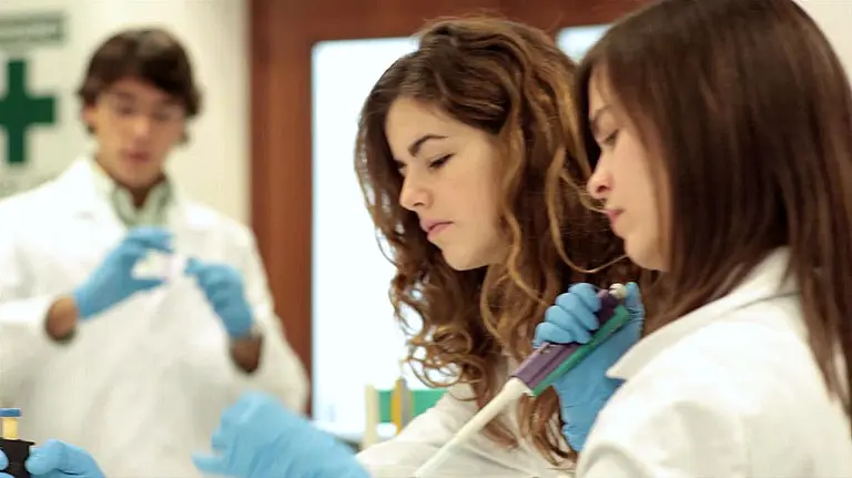 Alumnos de la Facultad de Ciencias de la UNAV.