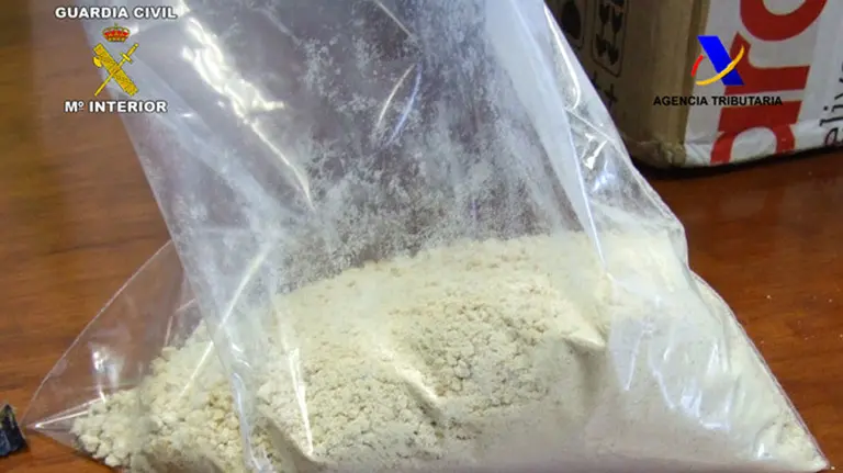 Bolsa de heroína incautada por la Guardia civil en otra operación.