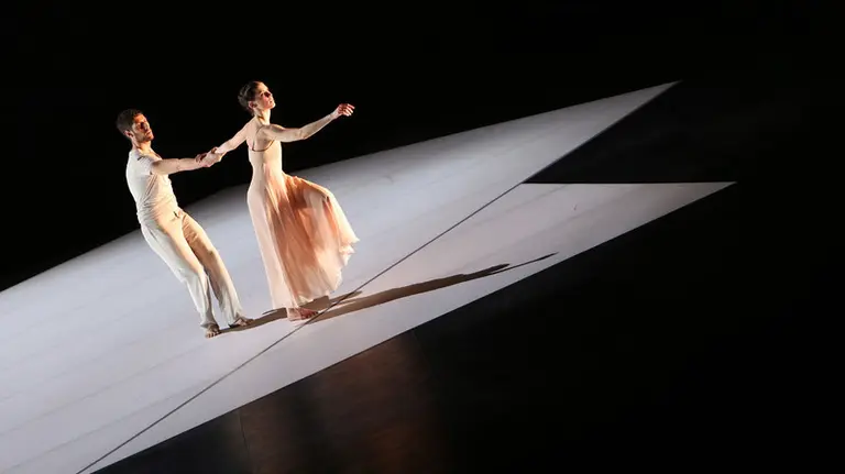 Escenas de Sacre, el espectáculo ofrecido por la companía de danza de Sasha Waltz. IÑAKI ZALDÚA (3)