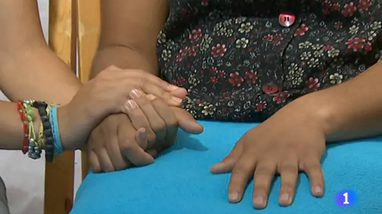 Dos padres intentan cambiar a sus hijas menores por alcohol, dinero y animales.