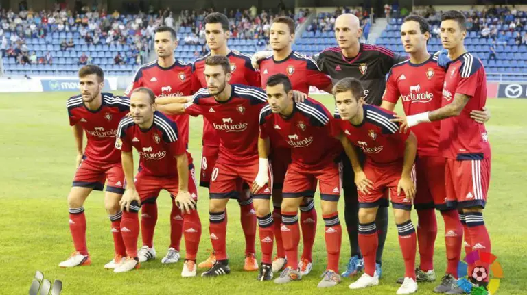 Equipo titular de Osasuna que empató en Tenerife (2-2). Lfp.